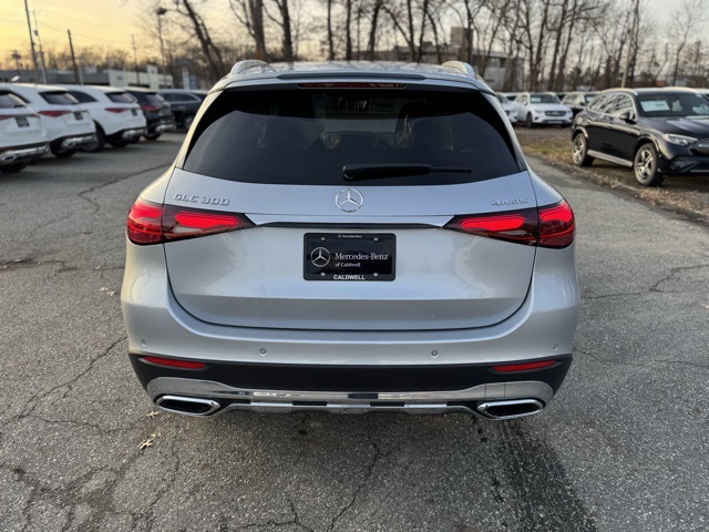 2026 Mercedes Benz GLC 300 4MATIC photo 4