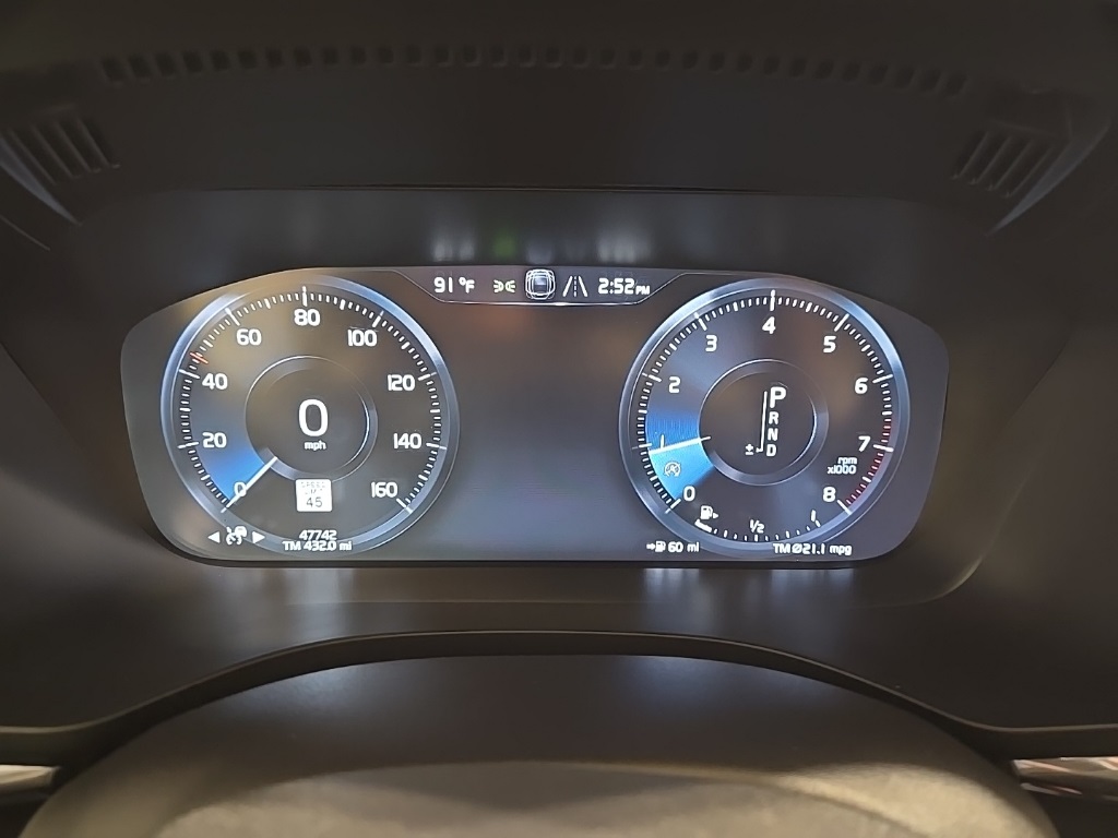 2021 Volvo XC60 T5 Inscription photo 12