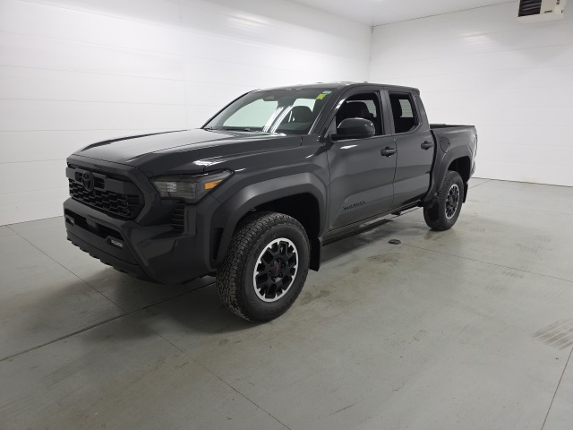 2025 Toyota Tacoma TRD Off-Road Double Cab photo 3