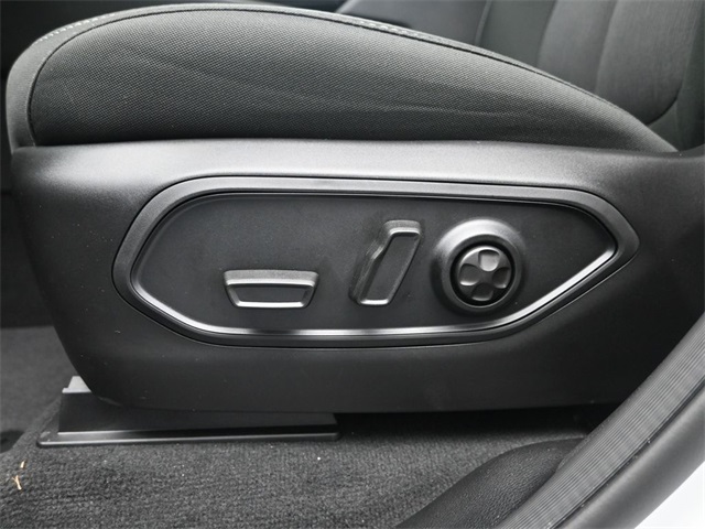 new 2025 Jeep Grand Cherokee L car, priced at $39,564