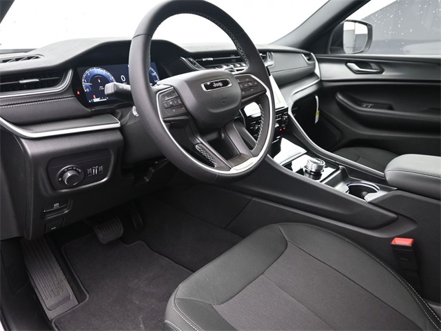 new 2025 Jeep Grand Cherokee L car, priced at $39,564