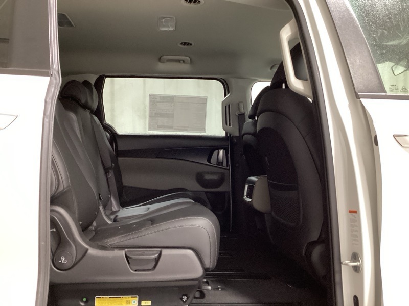 New 2026 Kia Carnival Van