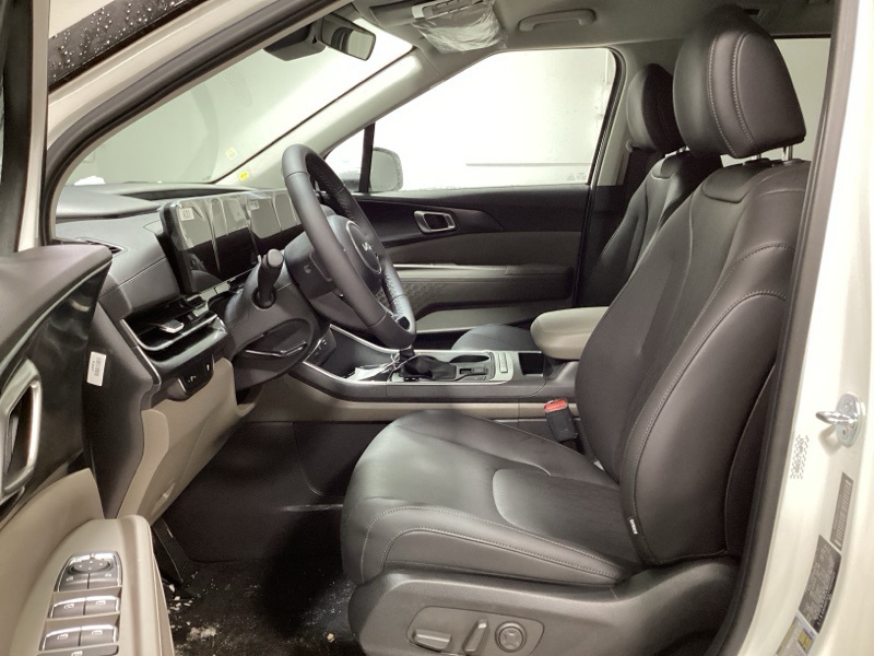 New 2026 Kia Carnival Van