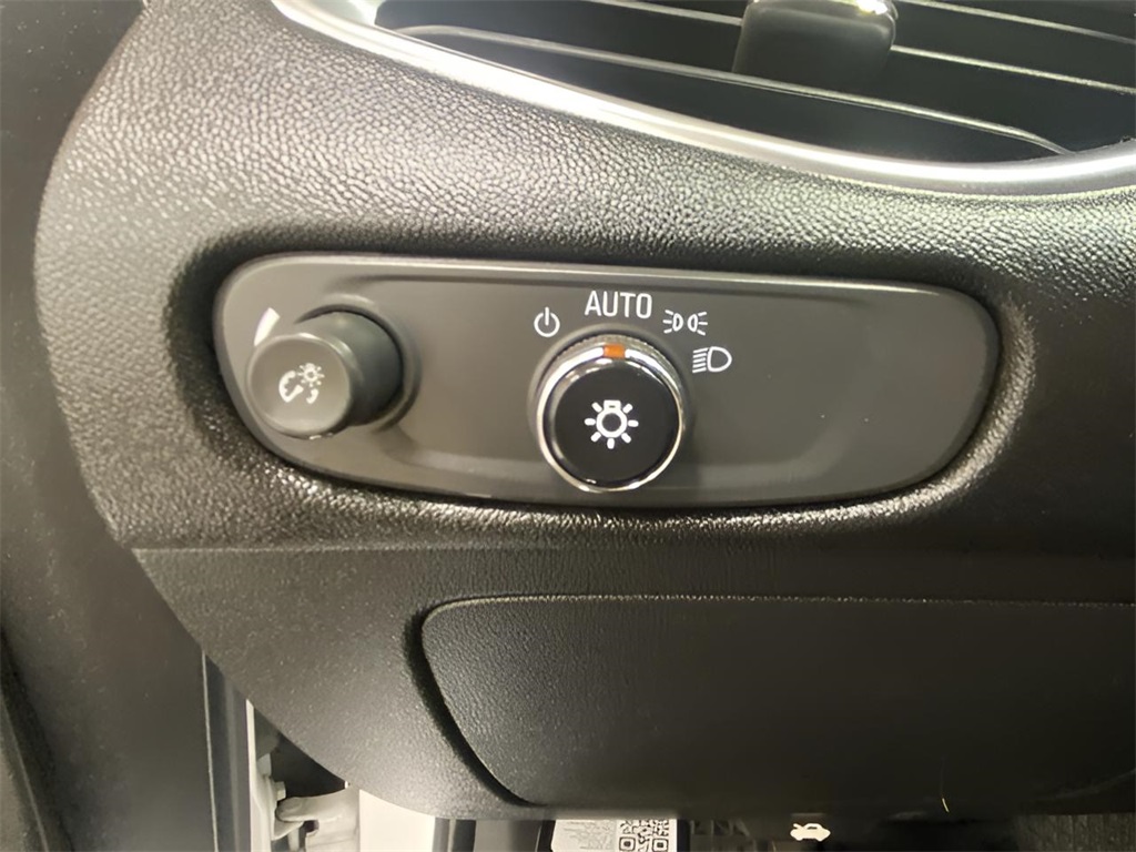2016 Chevrolet Malibu 1LT photo 5
