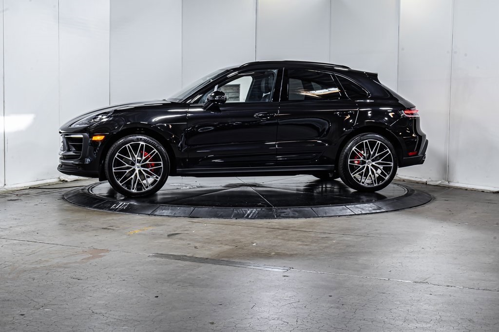 2025 Porsche Macan S photo 2