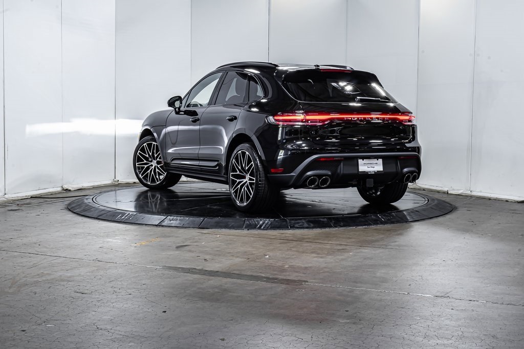 2025 Porsche Macan S photo 3