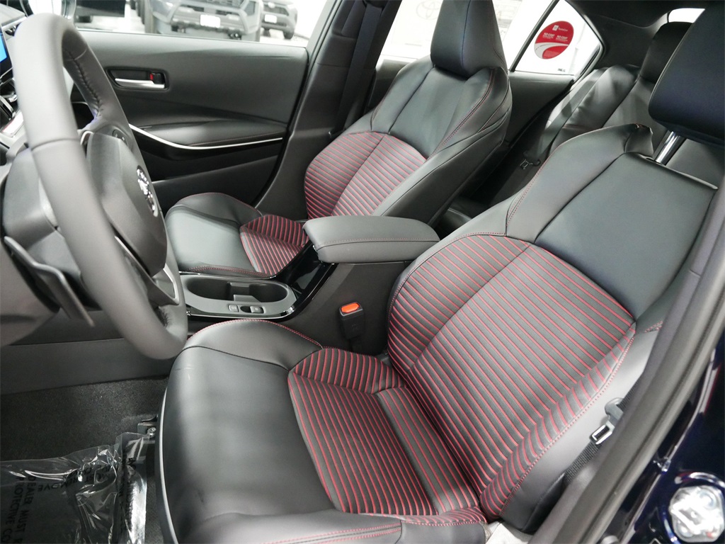 2025 Toyota Corolla XSE photo 7