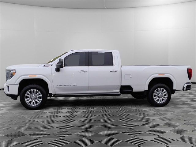 Used 2023 White GMC Denali image 2
