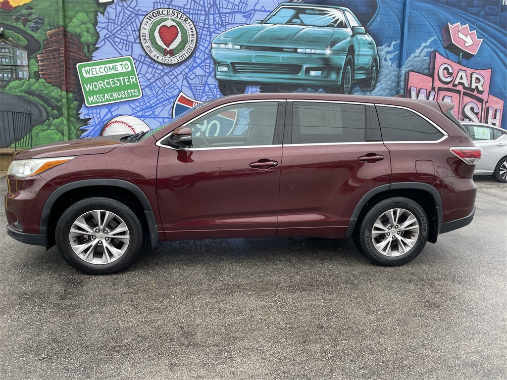 Used 2015 Toyota Highlander LE Plus with VIN 5TDBKRFH4FS115212 for sale in Worcester, MA