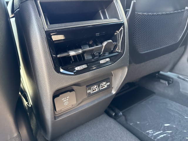 2025 Jeep Grand Cherokee Altitude photo 10