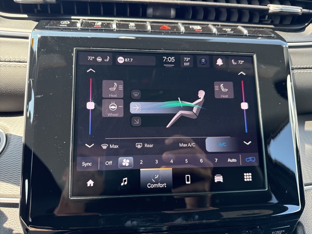 2025 Jeep Grand Cherokee Altitude photo 19