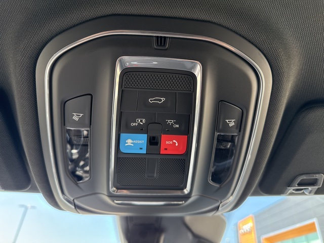 2025 Jeep Grand Cherokee Altitude photo 23