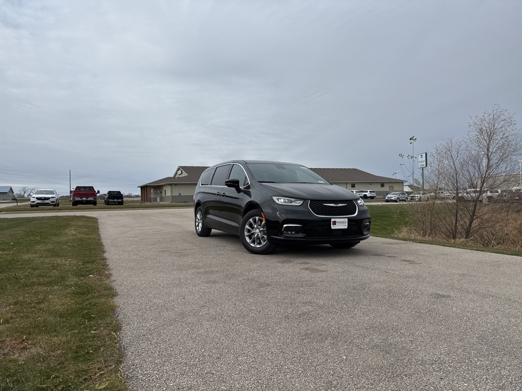 New 2026 Chrysler Pacifica Select Vans