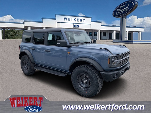 2025 Azure Gray Metallic Tri-Coat Ford Bronco Badlands SUV