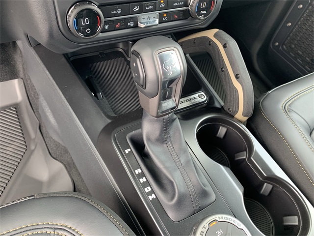 2025 Azure Gray Metallic Tri-Coat Ford Bronco Badlands 4X4 SUV