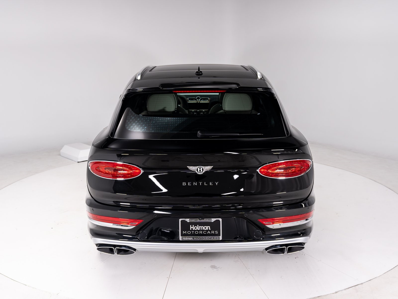 2024 Bentley Bentayga EWB V8 photo 4