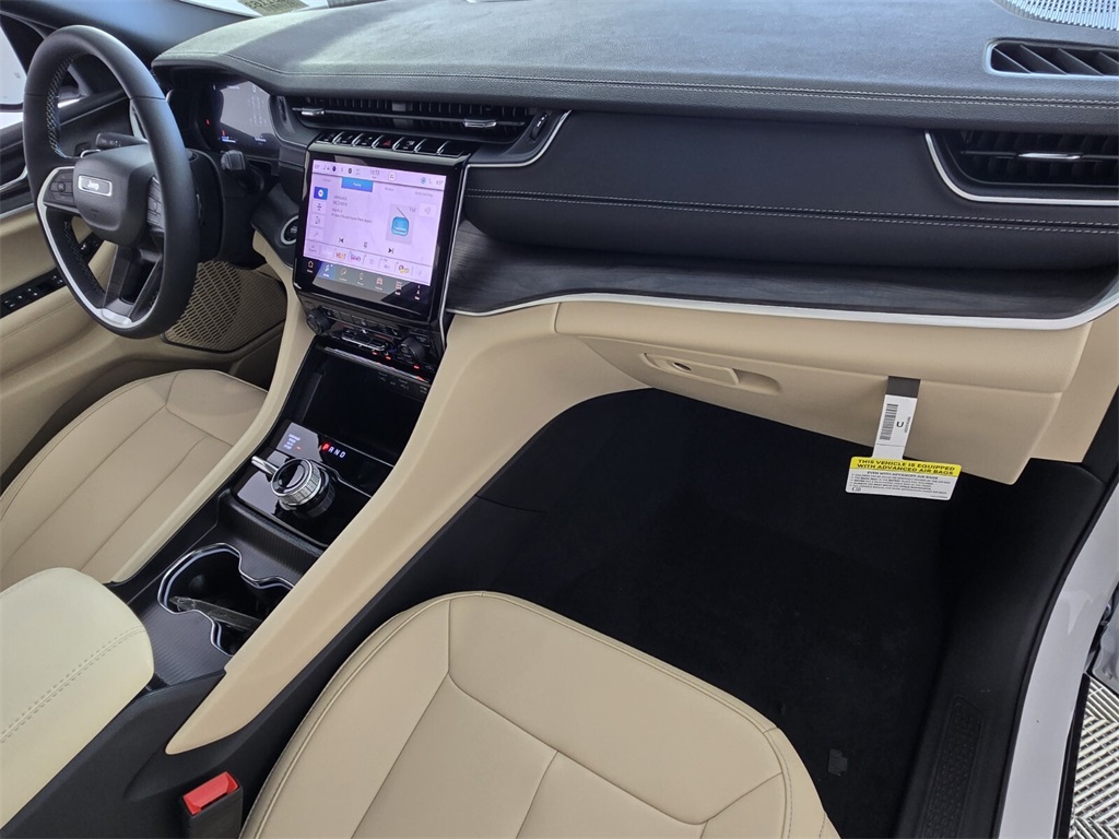 new 2025 Jeep Grand Cherokee car, priced at $38,425