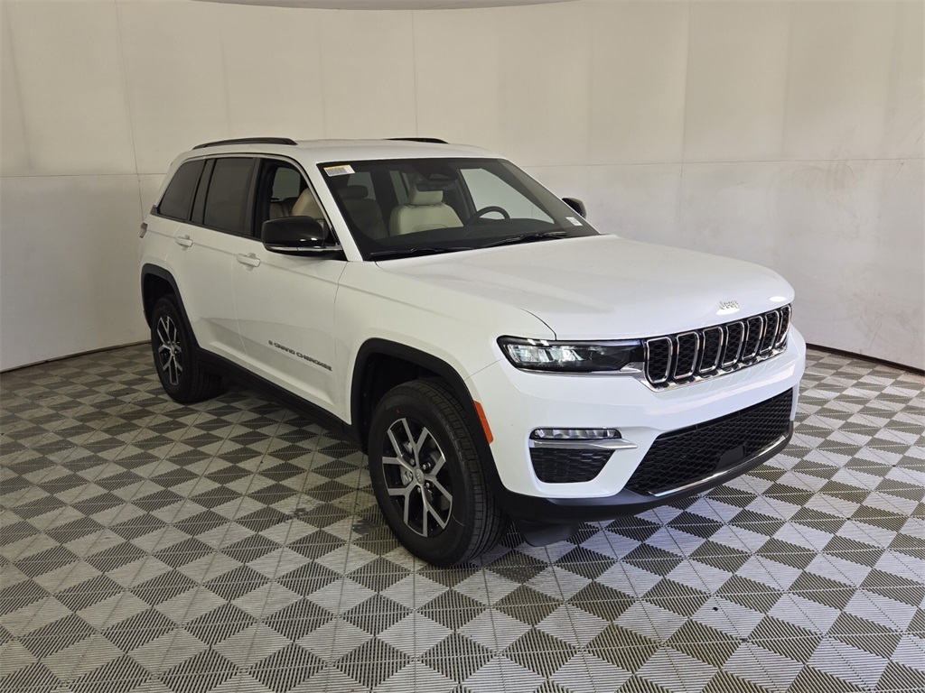 new 2025 Jeep Grand Cherokee car, priced at $38,425