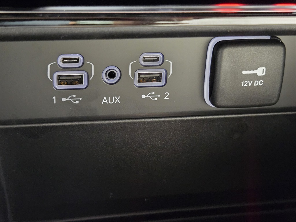 new 2025 Jeep Grand Cherokee car, priced at $38,425