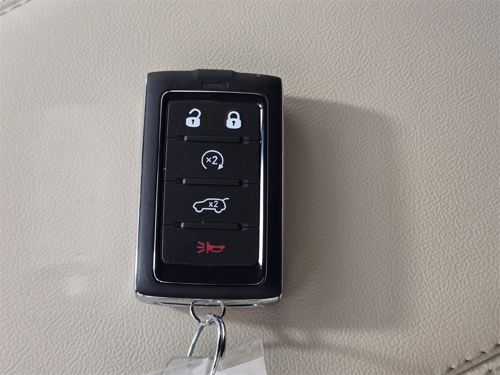 new 2025 Jeep Grand Cherokee car, priced at $38,425