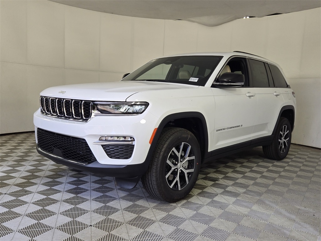 new 2025 Jeep Grand Cherokee car, priced at $38,425