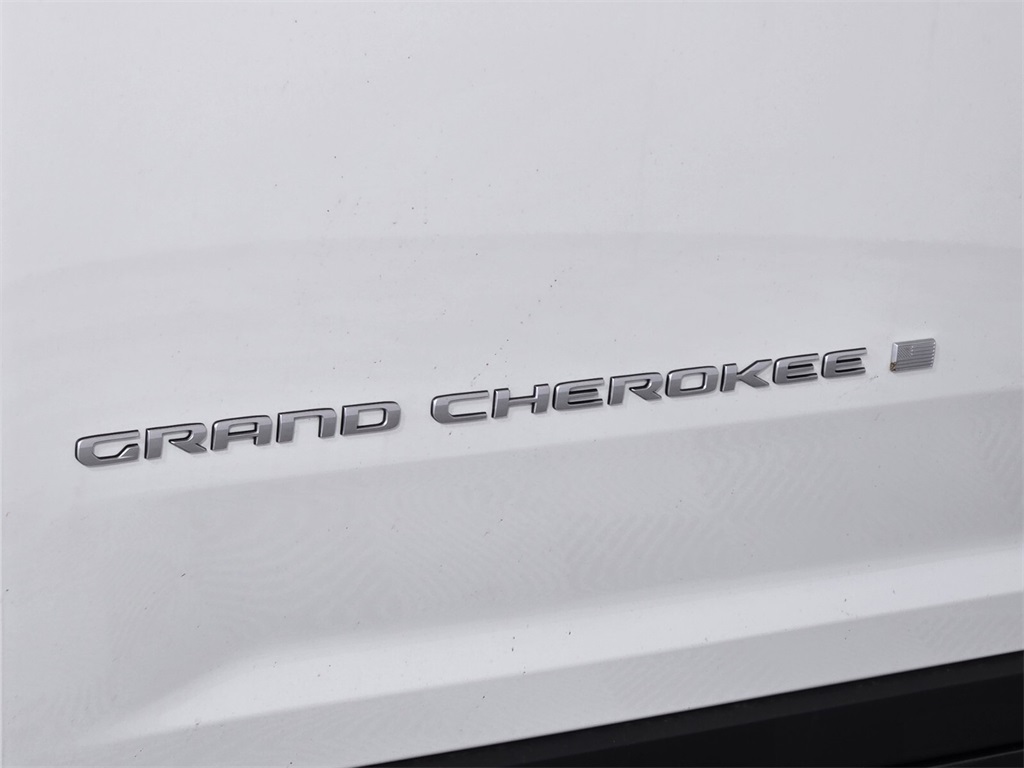 new 2025 Jeep Grand Cherokee car, priced at $38,425