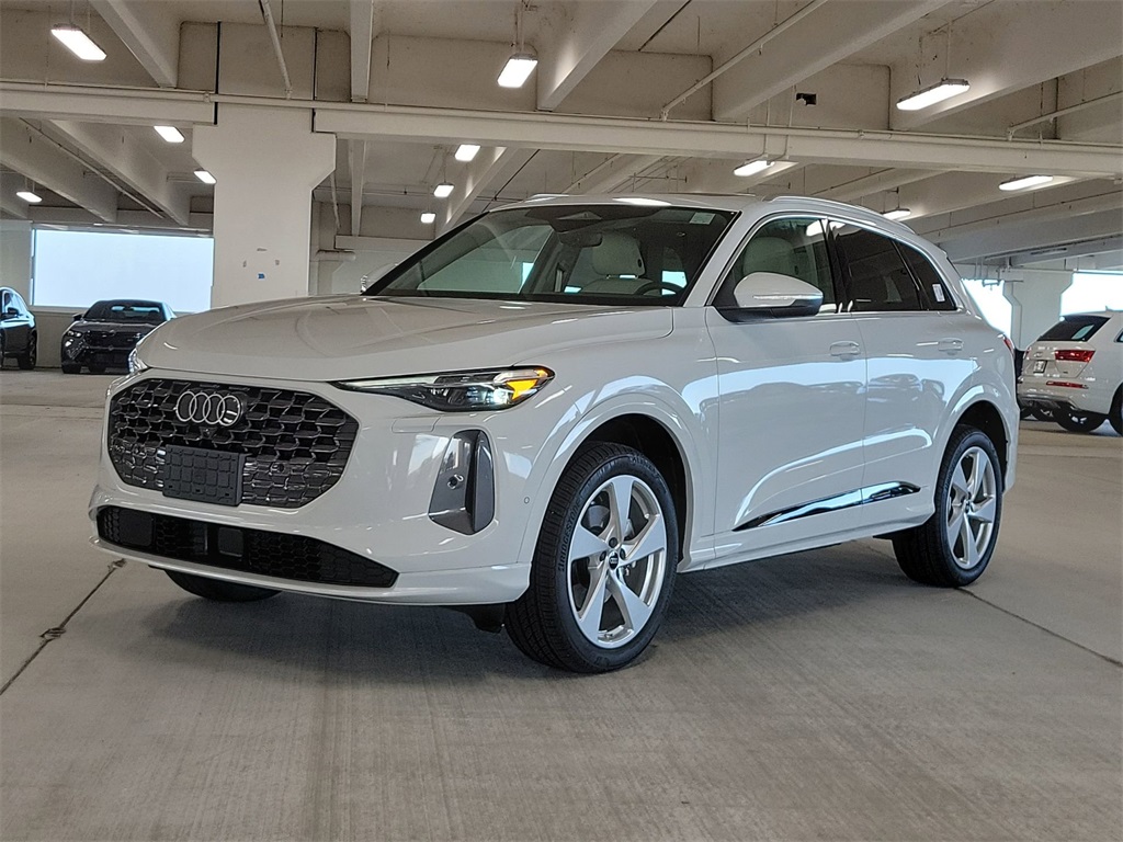 2025 Audi New Q5 Premium Plus's photo