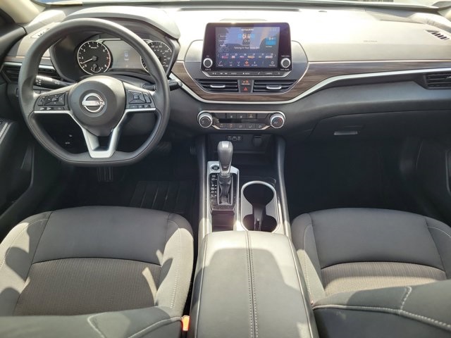 2024 Brilliant Silver Metallic Nissan Altima 2.5 SV FWD Sedan