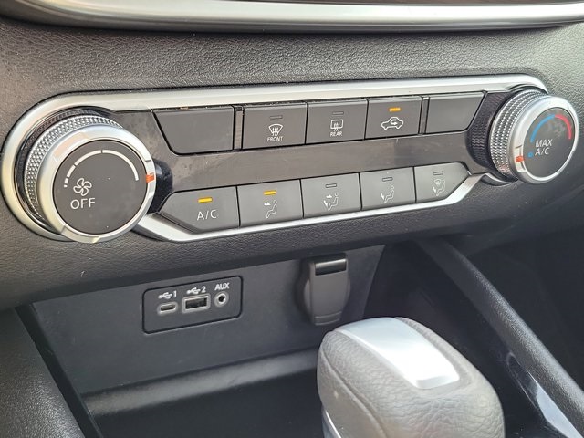 2024 Brilliant Silver Metallic Nissan Altima 2.5 SV FWD Sedan