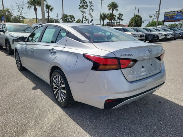 2024 Brilliant Silver Metallic Nissan Altima 2.5 SV FWD Sedan