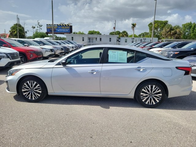 2024 Brilliant Silver Metallic Nissan Altima 2.5 SV FWD Sedan