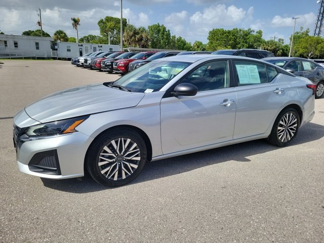 2024 Brilliant Silver Metallic Nissan Altima 2.5 SV FWD Sedan