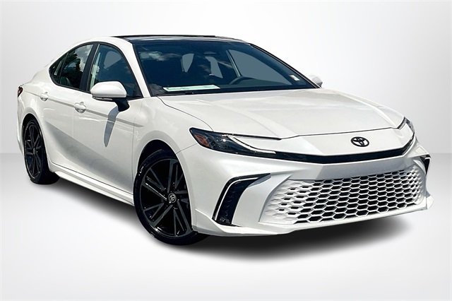 2025 Toyota Camry XSE's photo