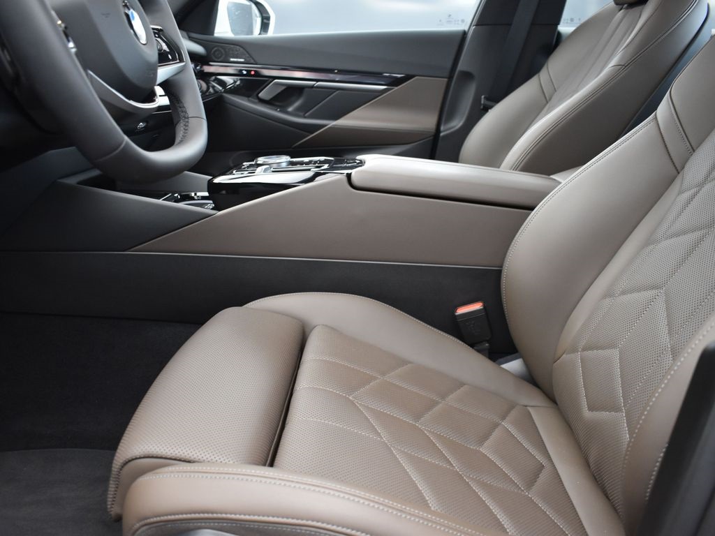 2024 Mineral White Metallic BMW 5 Series 540i xDrive AWD Sedan