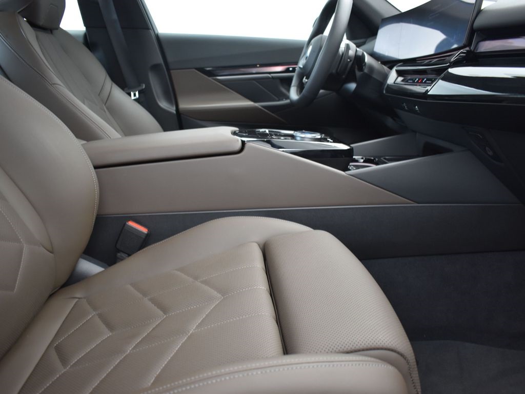 2024 Mineral White Metallic BMW 5 Series 540i xDrive AWD Sedan