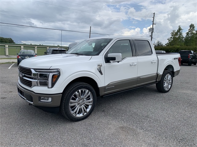 2025 Star White Metallic Tri-Coat Ford F-150 King Ranch 4X4 Truck