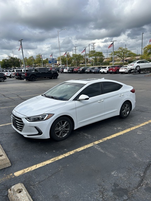 2017 Hyundai Elantra SE photo 2