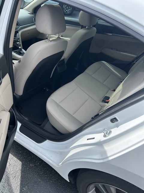 2017 Hyundai Elantra SE photo 6