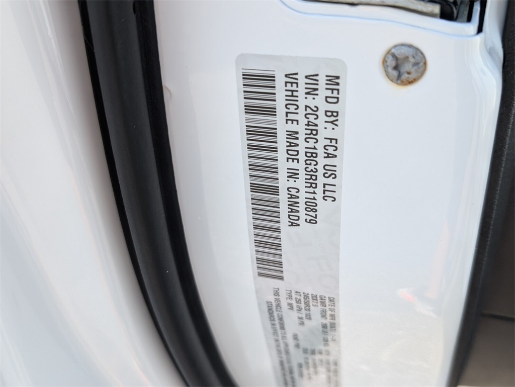 used 2024 Chrysler Pacifica car, priced at $25,998