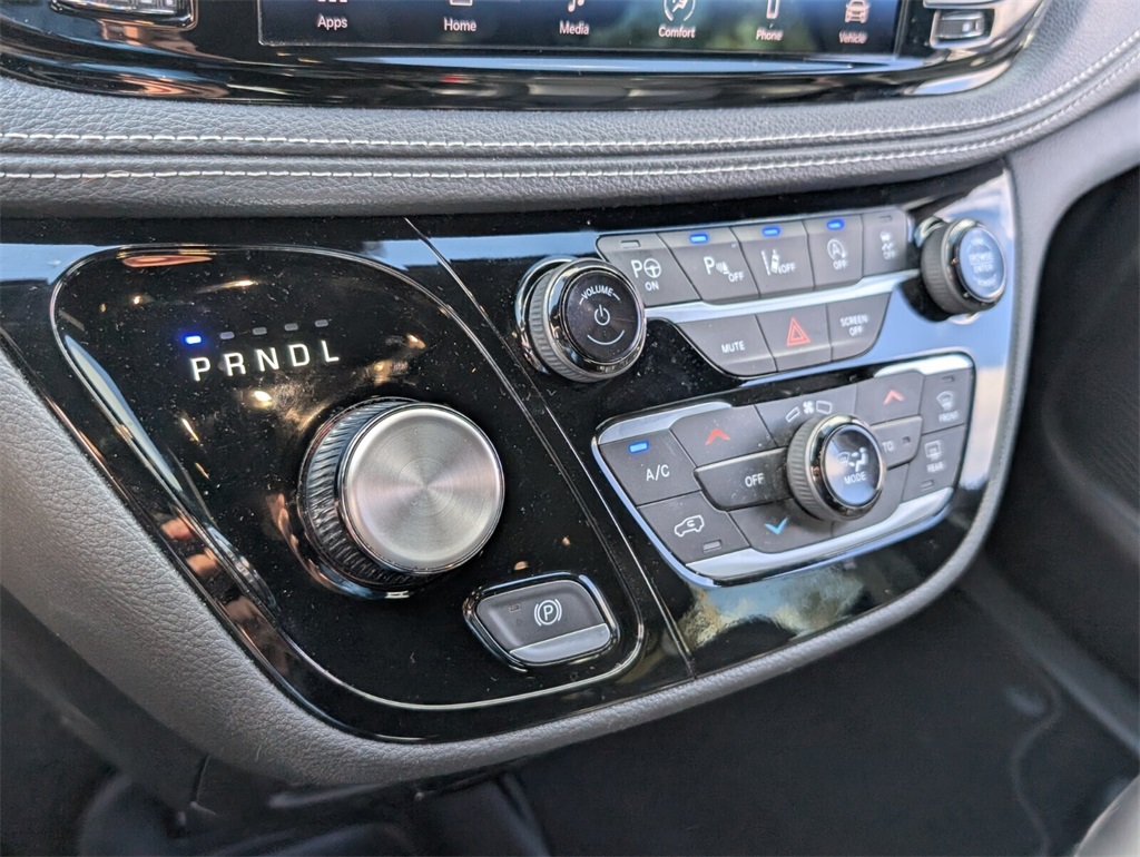 used 2024 Chrysler Pacifica car, priced at $25,998