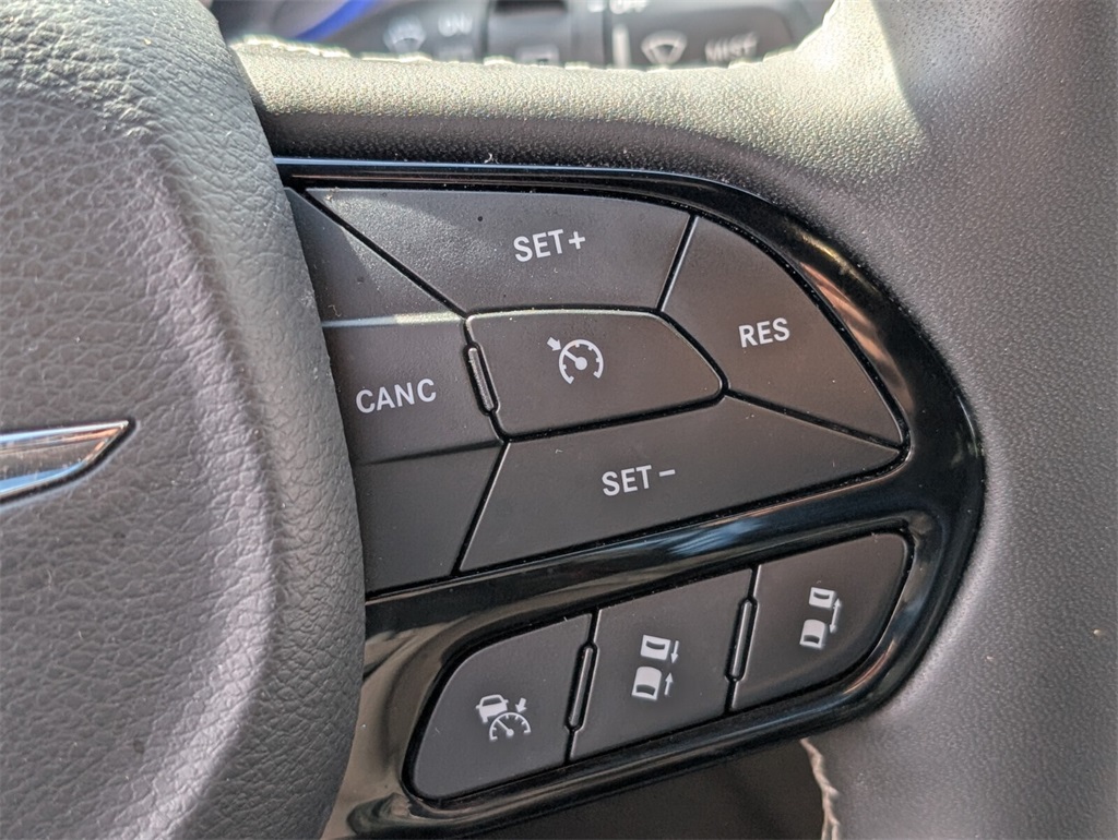 used 2024 Chrysler Pacifica car, priced at $25,998