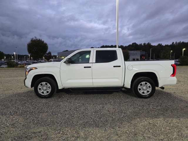 2023 Toyota Tundra SR photo 2