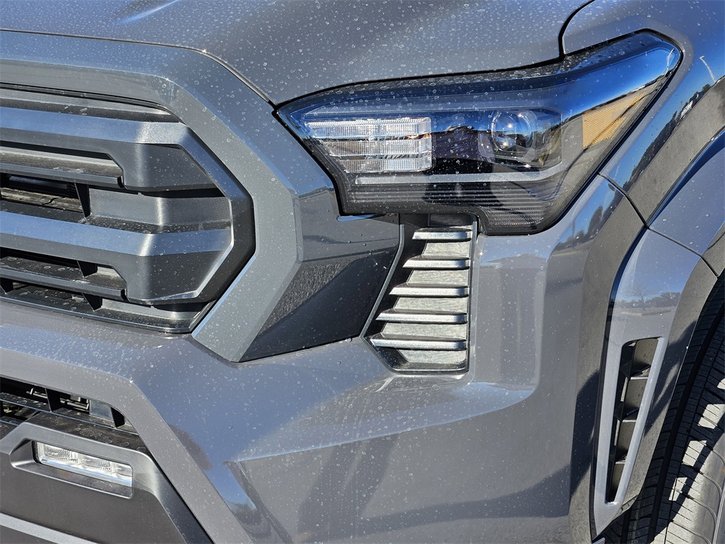 2025 Toyota Tacoma SR5 Double Cab photo 4