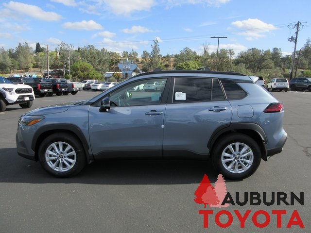 2026 Toyota Corolla Cross LE photo 3