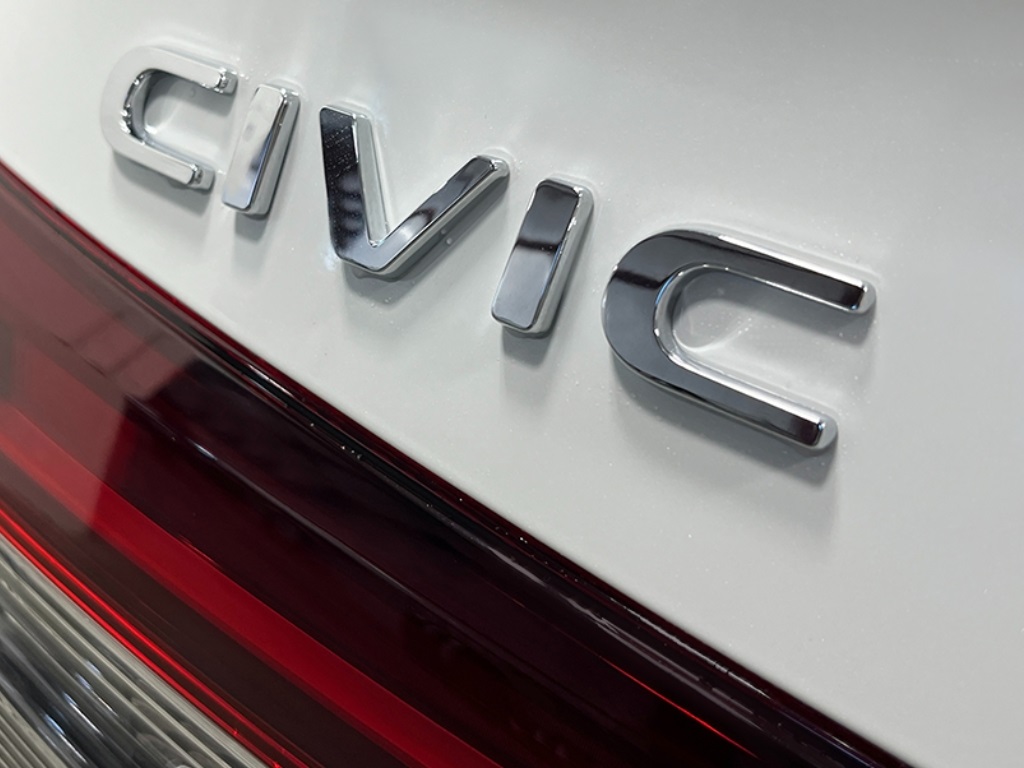 2025 Honda Civic Hybrid Sport Touring Sedan 4 Dr. FWD 7