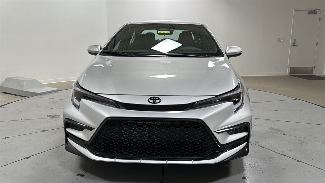 2026 Toyota Corolla SE photo 2