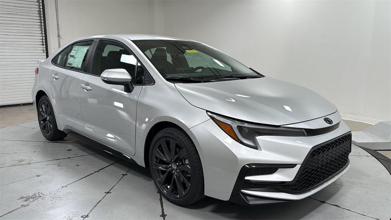 2026 Toyota Corolla SE photo 3