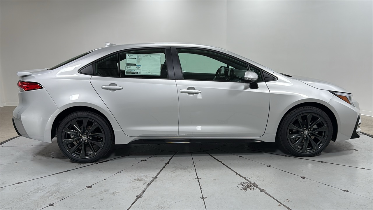 2026 Toyota Corolla SE photo 6