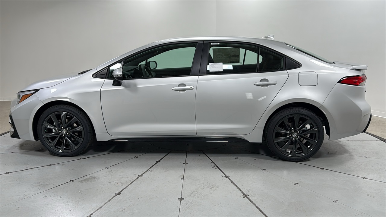 2026 Toyota Corolla SE photo 8