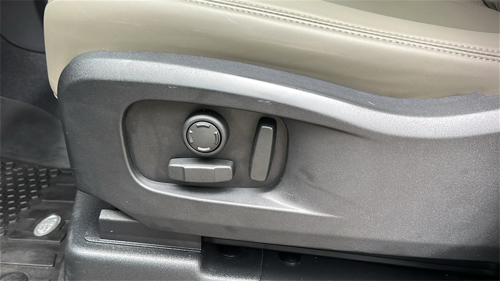 used 2023 Land Rover Defender 110 car, priced at $54,938